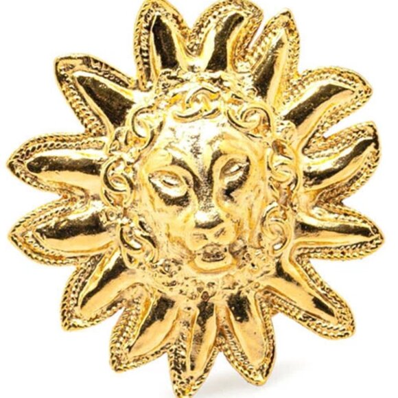 CHANEL CC Logos Leo Lion Brooch Gold Tone Pin Auth D-g1147 - Picture 1 of 4
